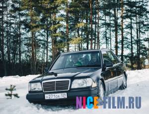 Трое в лифте, не считая собаки (2017)