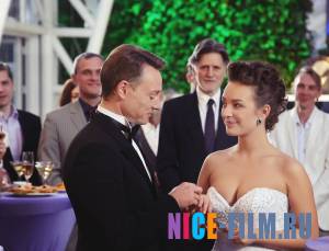 Незнакомка в зеркале (2018)