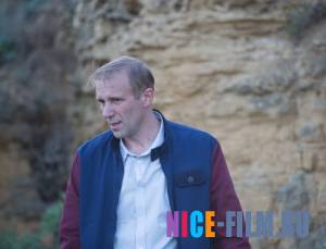 Сорок розовых кустов (2018)